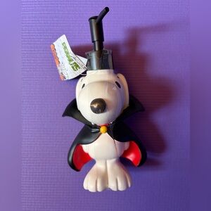 Peanuts Snoopy Dracula Halloween soap dispenser